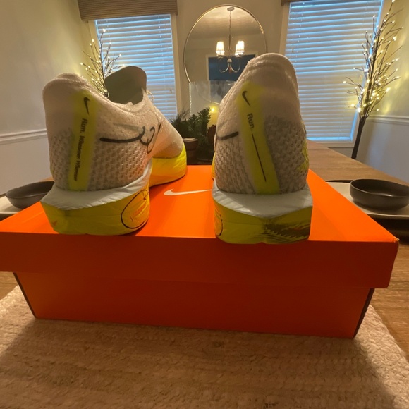Nike Men's ZoomX VaporFly Next% 3 - Picture 8 of 11